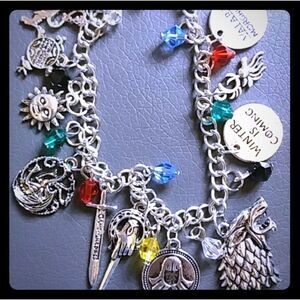 UNISEX VINTAGE GAME OF THRONES CHARM BRACELET